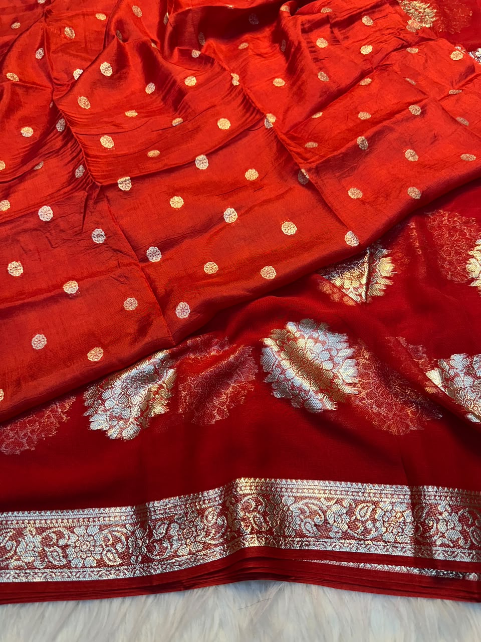 red Pure Viscose Georgette Red Saree with Golden Zari Weaving by women shoppee